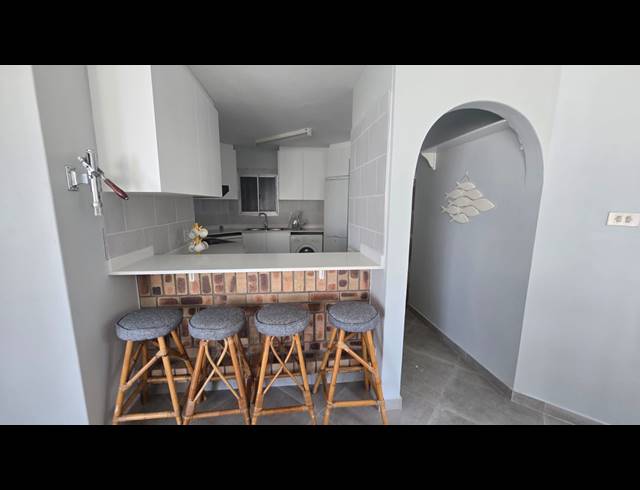 3 BEDROOM SECTIONAL TITLE TO LET IN COMPENSATION BEACH
